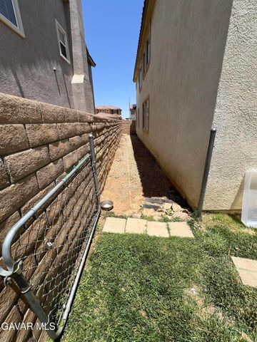 2812 Crocus Place, Palmdale, CA 93551