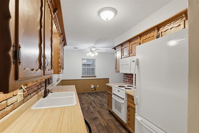7704 NW 30th Street, Bethany, OK 73008