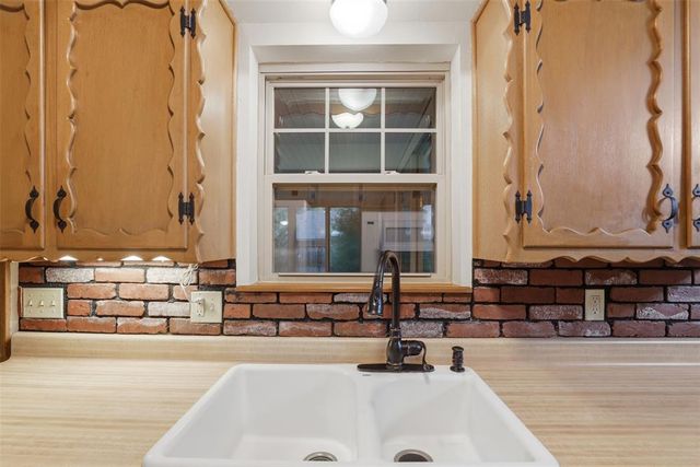 7704 NW 30th Street, Bethany, OK 73008