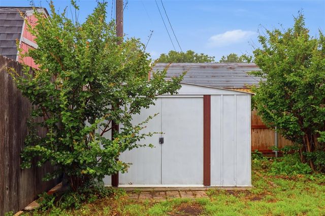 7704 NW 30th Street, Bethany, OK 73008