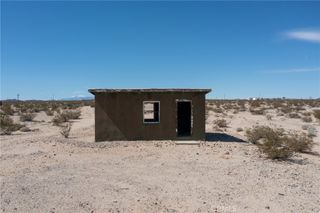 1476 W Hales Drive, Joshua Tree, CA 92252