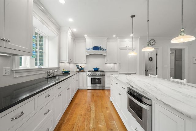 2 Snow Street, Sherborn, MA 01770