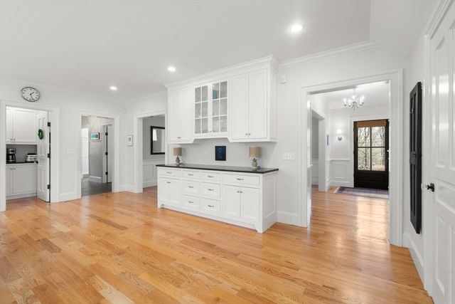 2 Snow Street, Sherborn, MA 01770