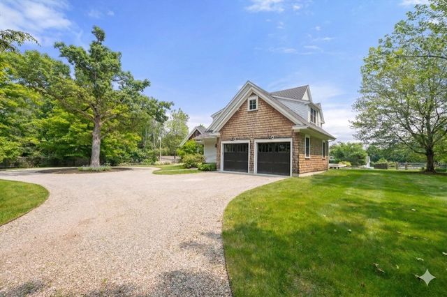 2 Snow Street, Sherborn, MA 01770