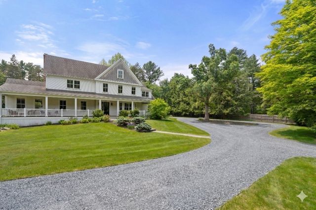 2 Snow Street, Sherborn, MA 01770