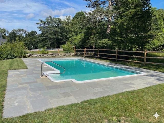 2 Snow Street, Sherborn, MA 01770