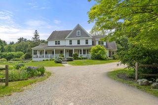 2 Snow Street, Sherborn, MA 01770