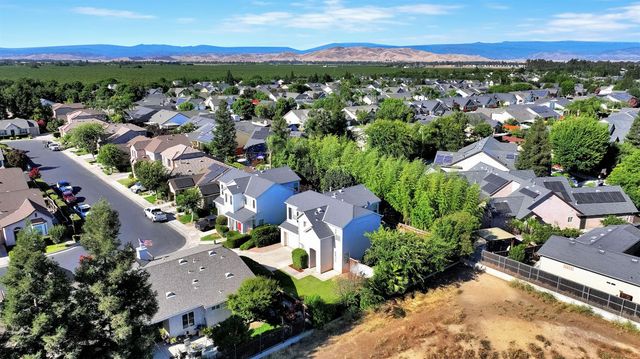 1801 N Miramar Lane, Clovis, CA 93619