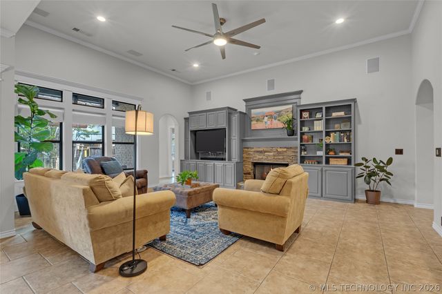 11942 S 92nd East Avenue, Bixby, OK 74008