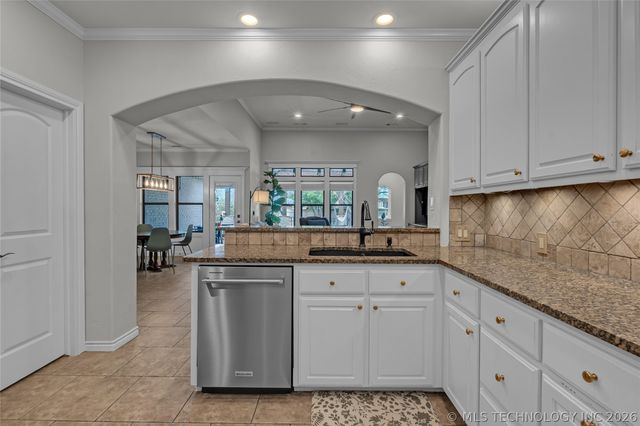 11942 S 92nd East Avenue, Bixby, OK 74008