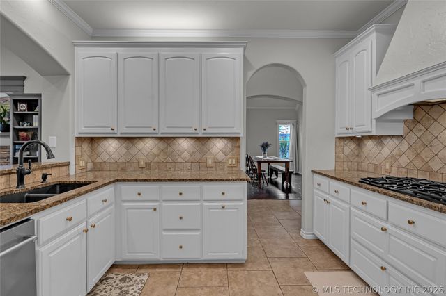 11942 S 92nd East Avenue, Bixby, OK 74008