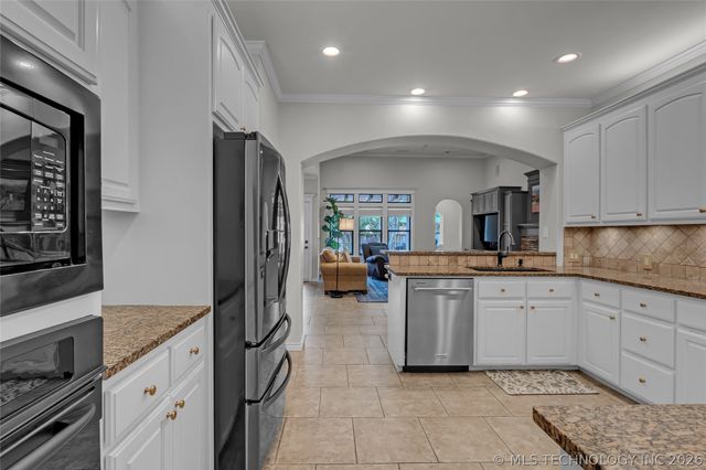 11942 S 92nd East Avenue, Bixby, OK 74008