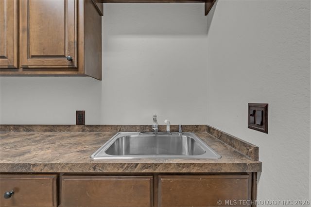 11942 S 92nd East Avenue, Bixby, OK 74008