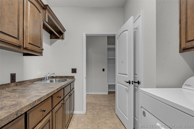 11942 S 92nd East Avenue, Bixby, OK 74008