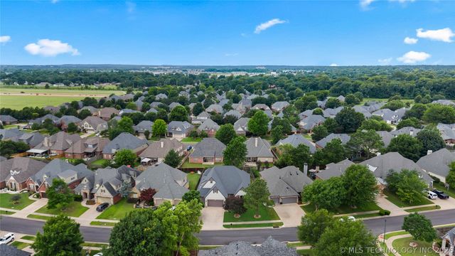 11942 S 92nd East Avenue, Bixby, OK 74008