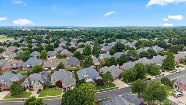 11942 S 92nd East Avenue, Bixby, OK 74008