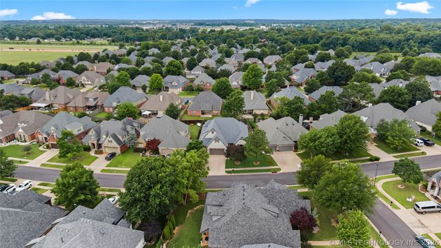 11942 S 92nd East Avenue, Bixby, OK 74008