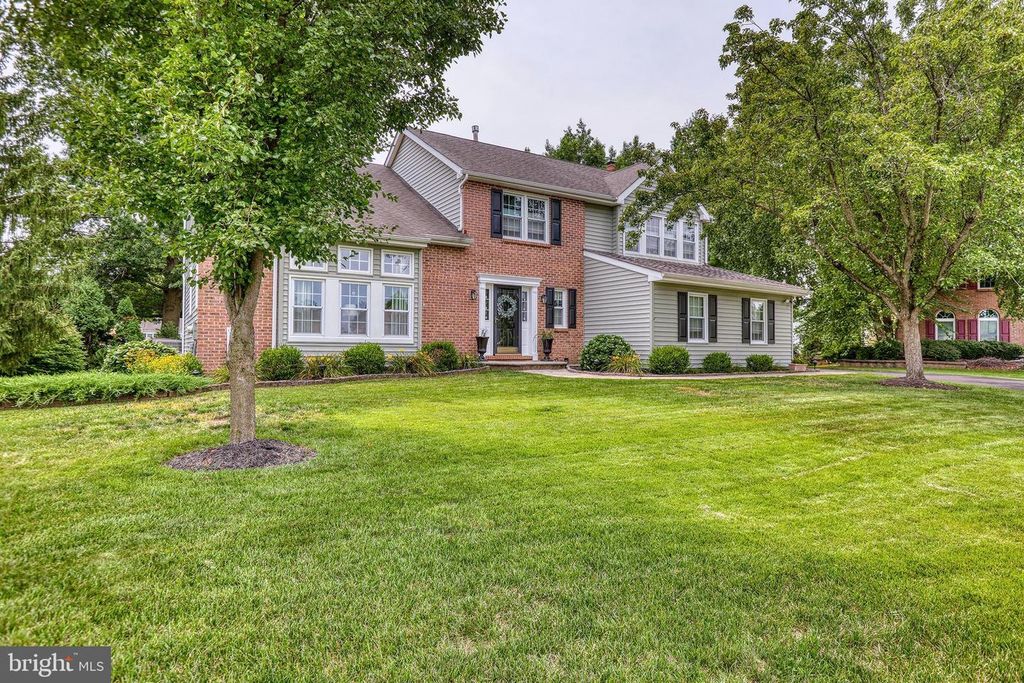 451 KNOLLBROOK DR, LANGHORNE, PA 19047 — exterior