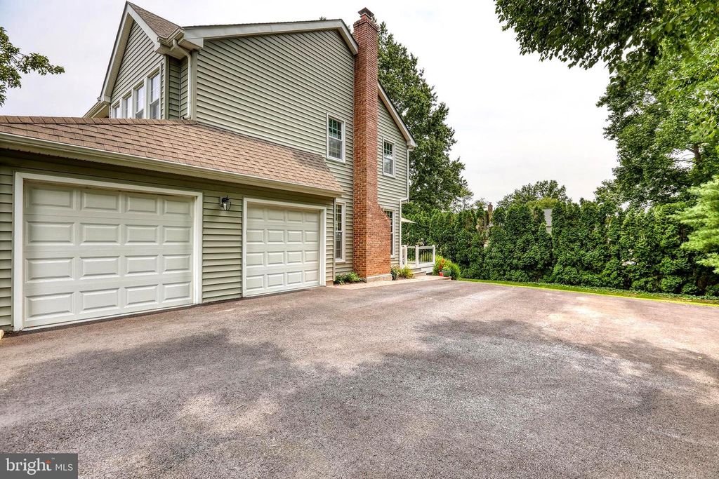 451 KNOLLBROOK DR, LANGHORNE, PA 19047 — photo 4