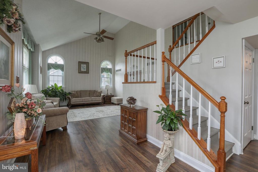 451 KNOLLBROOK DR, LANGHORNE, PA 19047 — photo 5