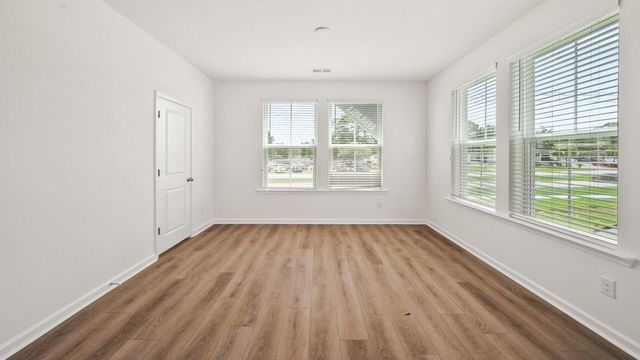 4633 Forest Hills Drive 1004, North Charleston, SC 29418