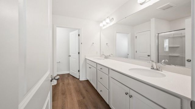 4633 Forest Hills Drive 1004, North Charleston, SC 29418