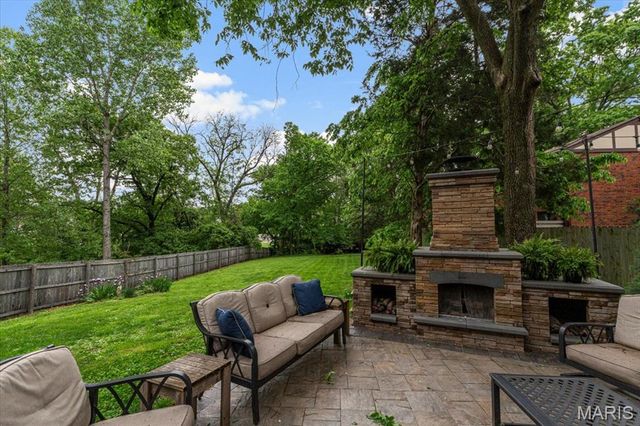 350 S Van Buren Avenue, Kirkwood, MO 63122