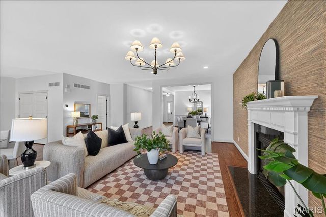 350 S Van Buren Avenue, Kirkwood, MO 63122