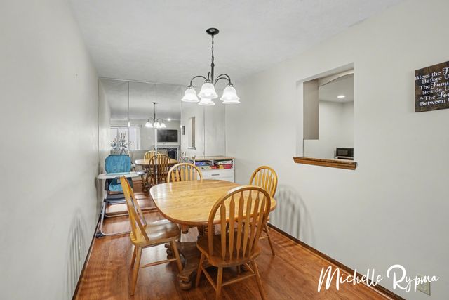 840 Brook Village Court, Holland, MI 49423