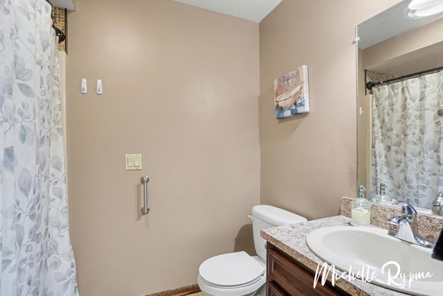 840 Brook Village Court, Holland, MI 49423