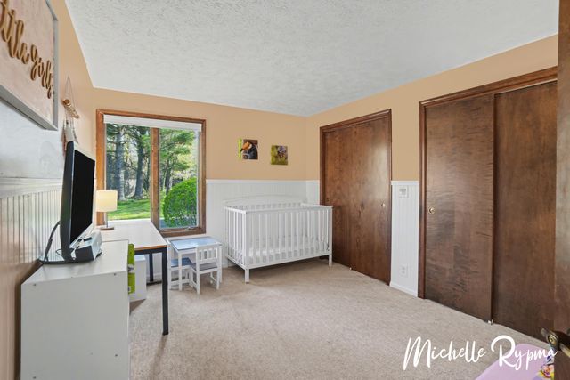 840 Brook Village Court, Holland, MI 49423