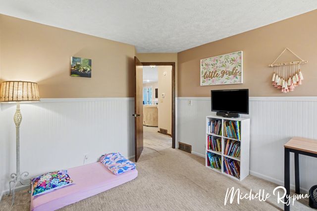 840 Brook Village Court, Holland, MI 49423
