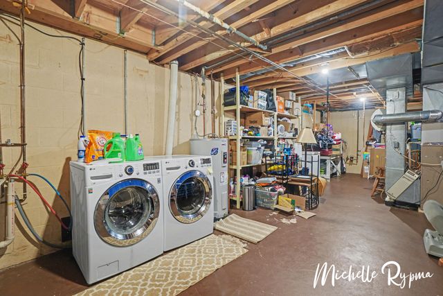 840 Brook Village Court, Holland, MI 49423