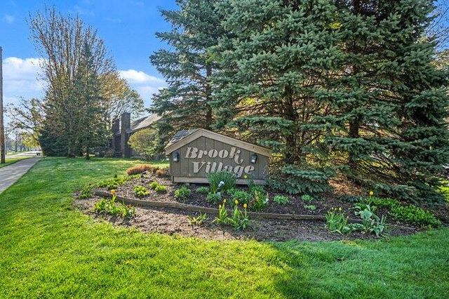 840 Brook Village Court, Holland, MI 49423