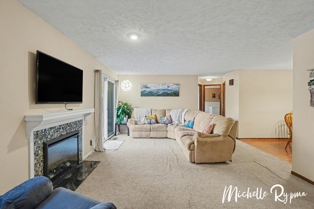840 Brook Village Court, Holland, MI 49423