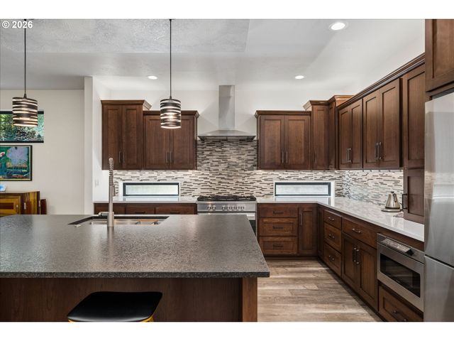 1179 HYDE PARK Pl, Eugene, OR 97401