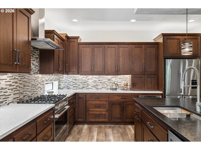 1179 HYDE PARK Pl, Eugene, OR 97401