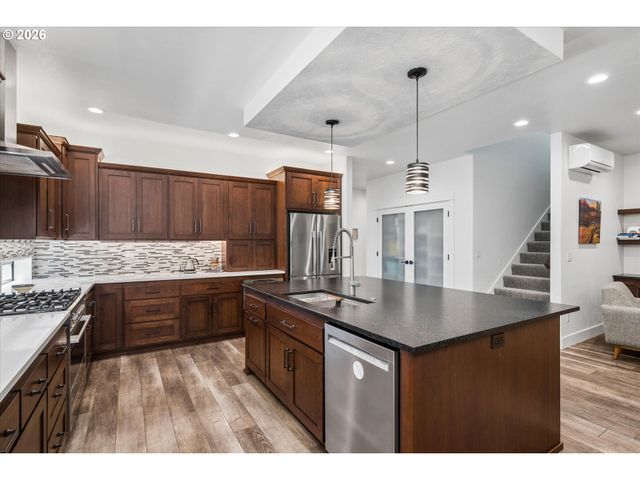 1179 HYDE PARK Pl, Eugene, OR 97401