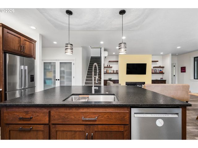 1179 HYDE PARK Pl, Eugene, OR 97401