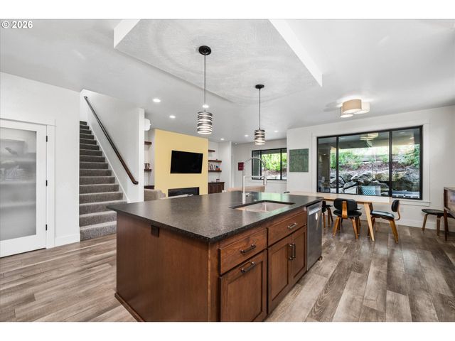1179 HYDE PARK Pl, Eugene, OR 97401