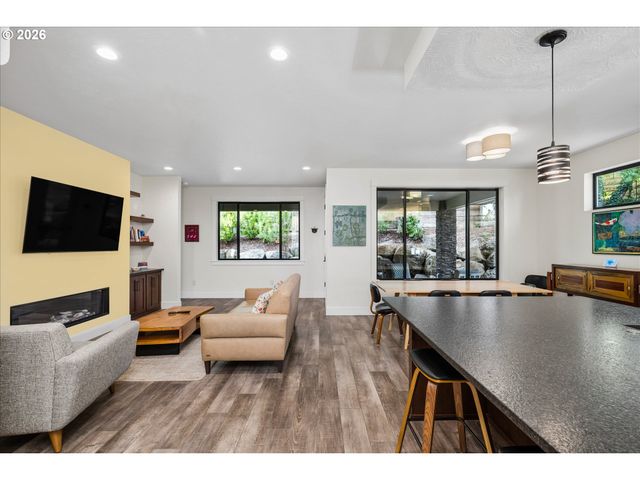 1179 HYDE PARK Pl, Eugene, OR 97401