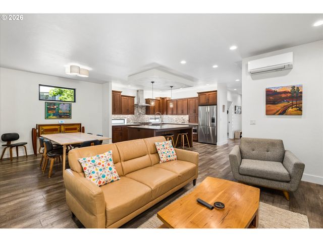 1179 HYDE PARK Pl, Eugene, OR 97401