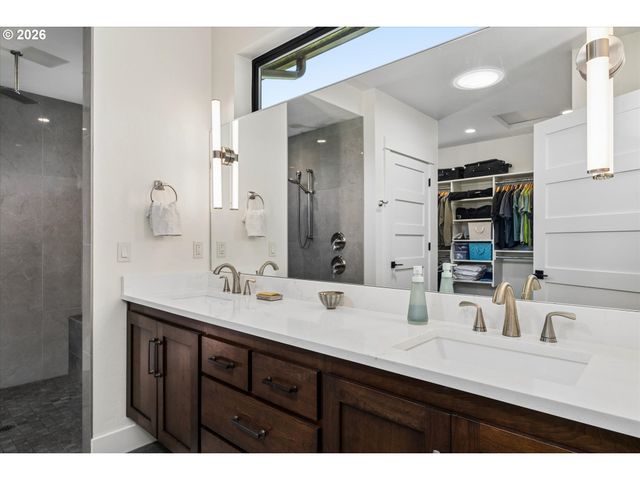 1179 HYDE PARK Pl, Eugene, OR 97401