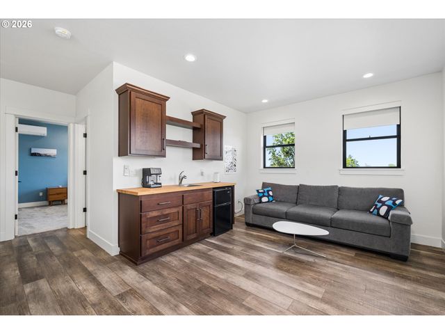 1179 HYDE PARK Pl, Eugene, OR 97401