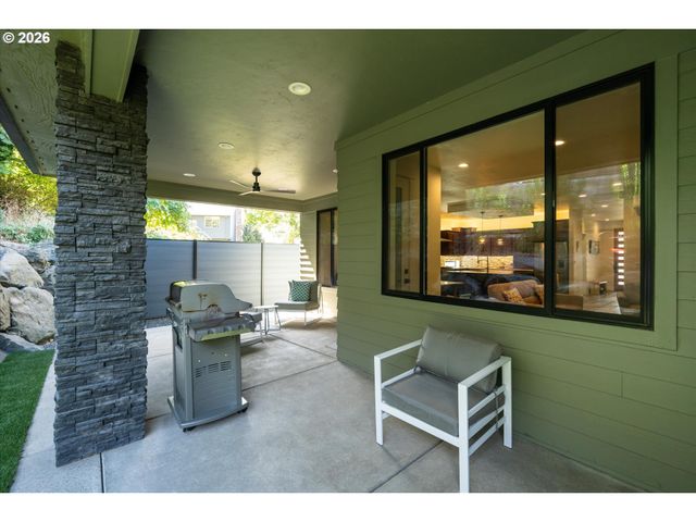 1179 HYDE PARK Pl, Eugene, OR 97401