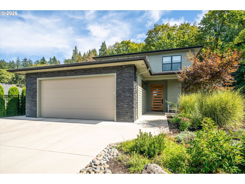 1179 HYDE PARK Pl, Eugene, OR 97401