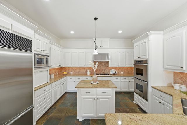 122 Salsbury Circle, Murphy, TX 75094