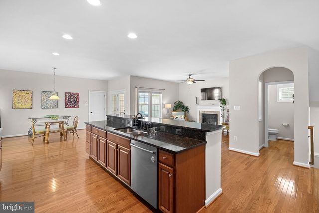 26042 FIRST FROST WAY, Chantilly, VA 20152