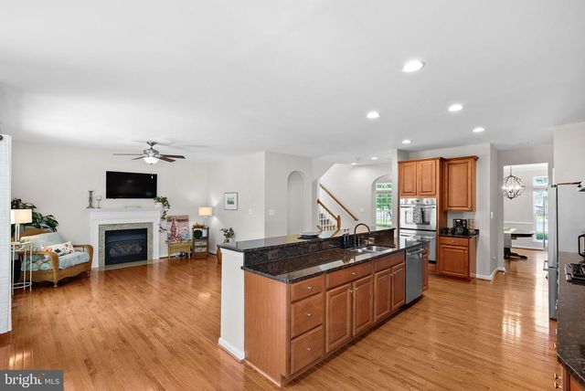 26042 FIRST FROST WAY, Chantilly, VA 20152
