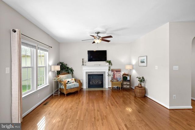 26042 FIRST FROST WAY, Chantilly, VA 20152